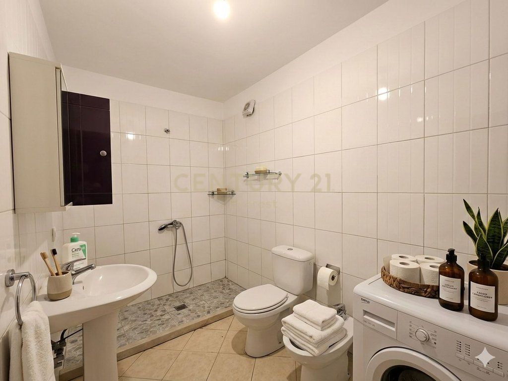YZBERISHT, SHESIM APARTAMENT 2+1+2 140,000 €