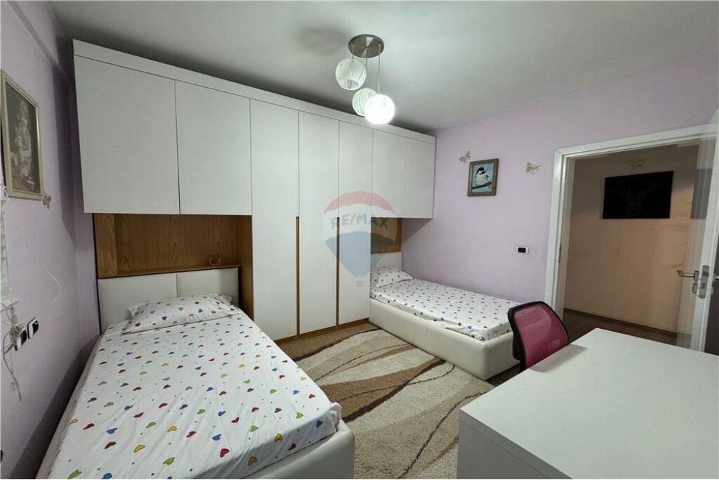 Apartament 2+1 per qira, Komuna e Parisit