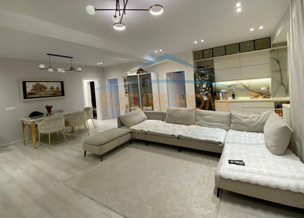 SHITET APARTAMENT 2+1 TEK STADIUMI DINAMO