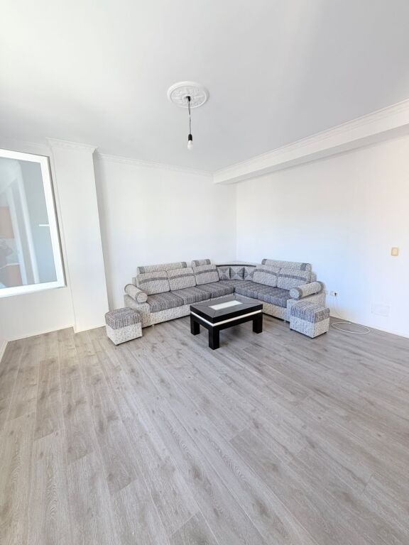 JEPET ME QERA KATI I DYTE I NJE VILE 3-KATESHE PRANE SPITALIT,DURRES