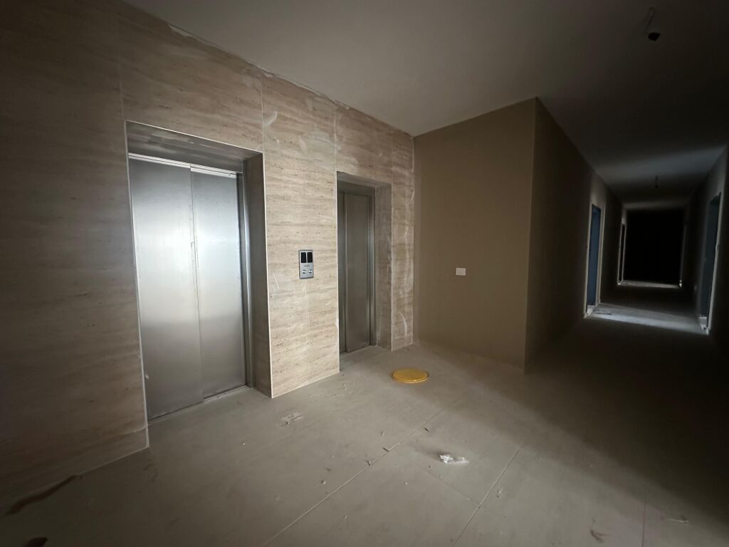 Shitet apartament 2+1 tek Liburna , Mali i Robit