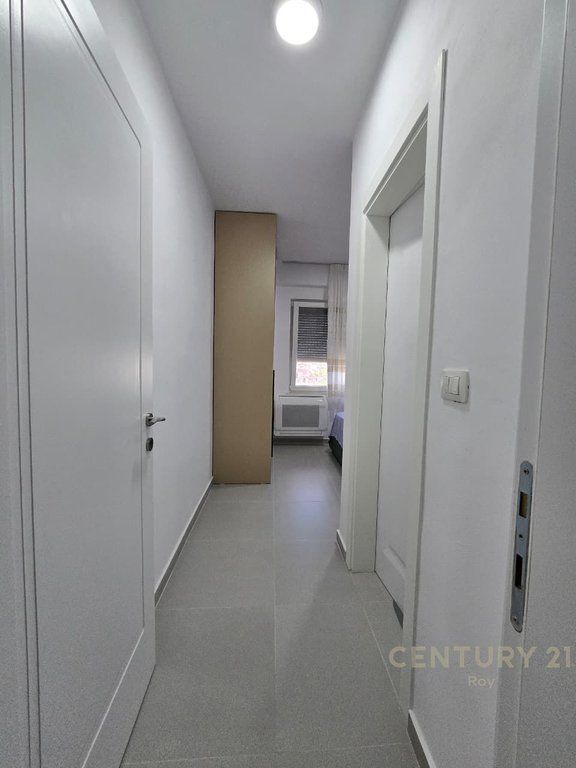 SHITET APARTAMENT 2+1+2 ME PAMJE NGA DETI NE GOLEM