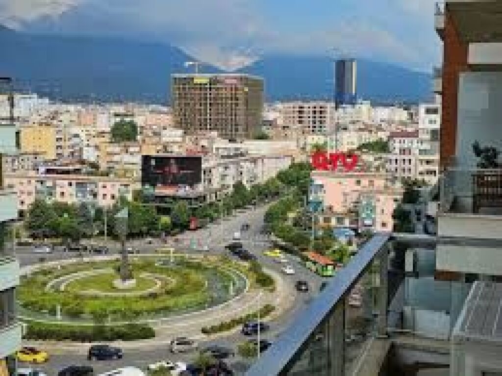 Qera, Ambient Biznesi, Tirana Ring Center, Zogu I Zi, Tiranë