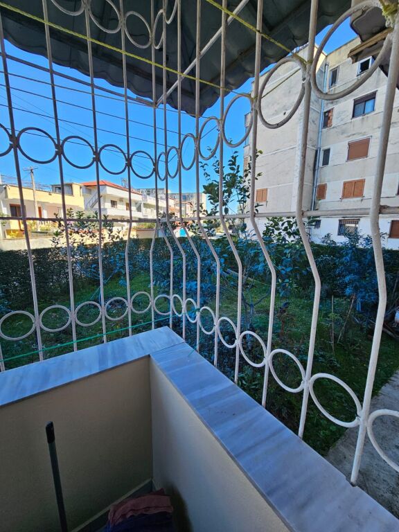 Fier, shitet apartament 2+1+Ballkon Kati 1, 91 m² lagja 8 Shkurti