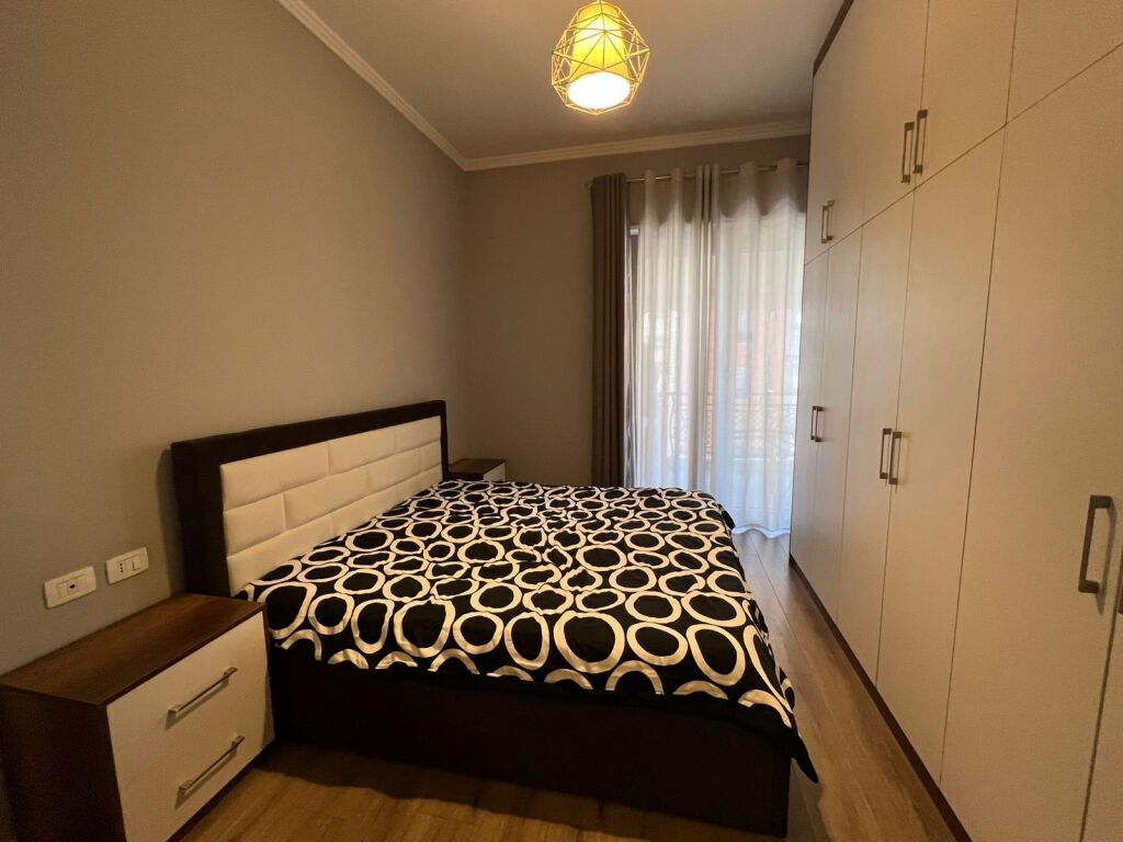 * 1+1 per qira tek *Kompleksi Delijorgji*