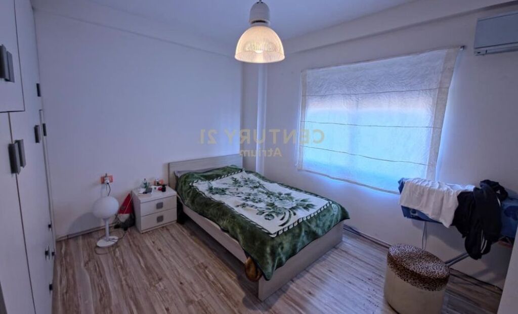 Apartament 2+1 per qeran ne zonen e Porcelanit (pas uet)
