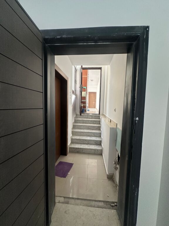 Shitet apartament 1+1 ne Ali Dem