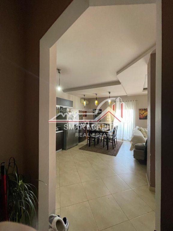 SHITET APARTAMENT 3 + 2 NË VLORE, PRANE SHKOLLES INDUSTRIALE
