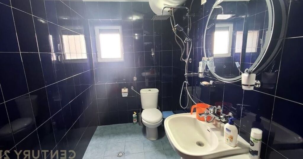 Jepet apartament 2+1 me qera ne Ali Dem