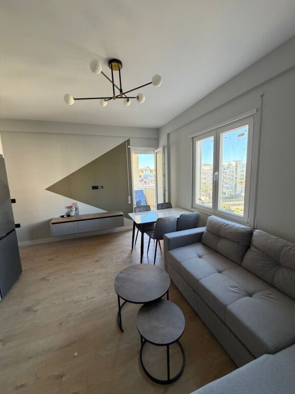 Shitet apartament 1+1 te shkembi kavajes