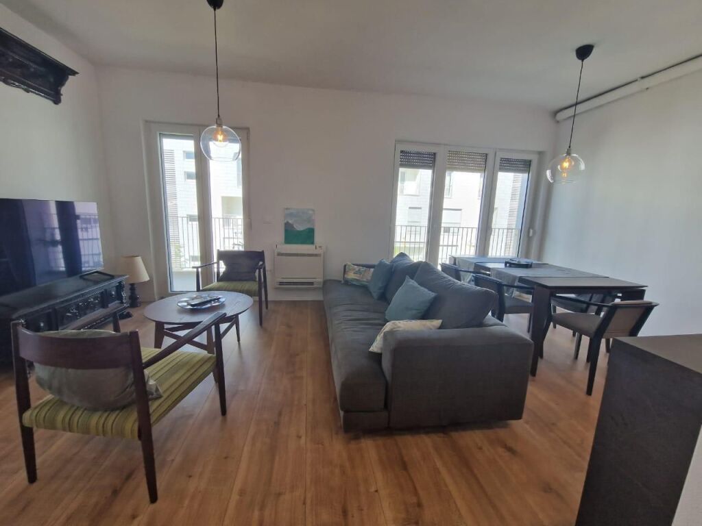 APARTAMENT 2+1 PER QERA TEK LIQENI THATE