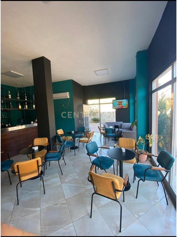 JEPET OBJEKT  + LOKAL ME QERA NE SHKOZET ! 2,300 € /Muaj