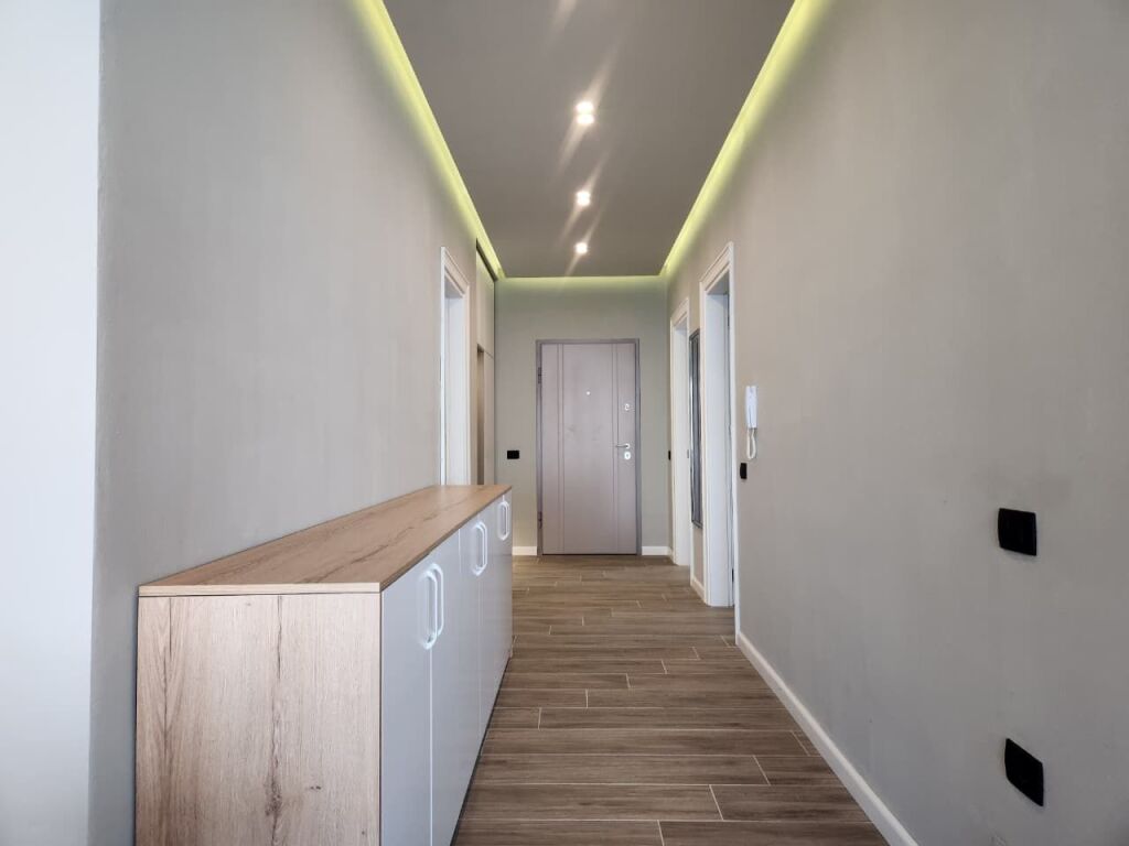 Apartament luksoz për shitje në Lungomare