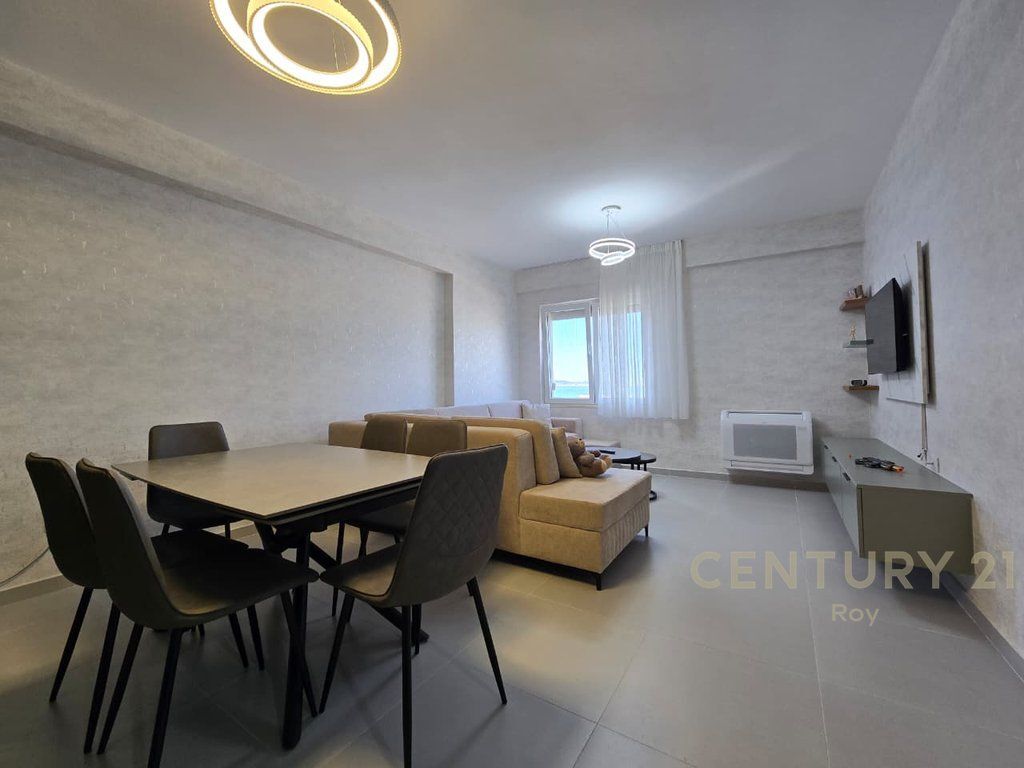 SHITET APARTAMENT 2+1+2 ME PAMJE NGA DETI NE GOLEM