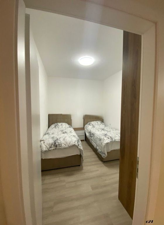 2+1 76m2 kati4 Zogu i Zi