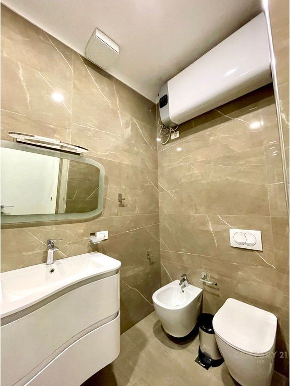 VENDESI 2 APPARTAMENTI 1+1 A DELIJORGJ