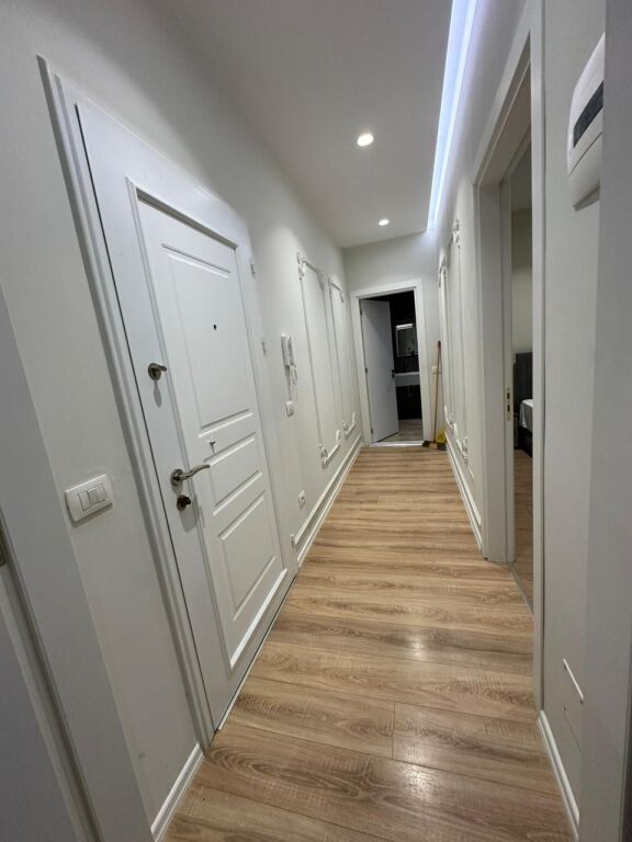 Jepet me qera super apartament 1+1 me Verande ne Kamez/500 euro