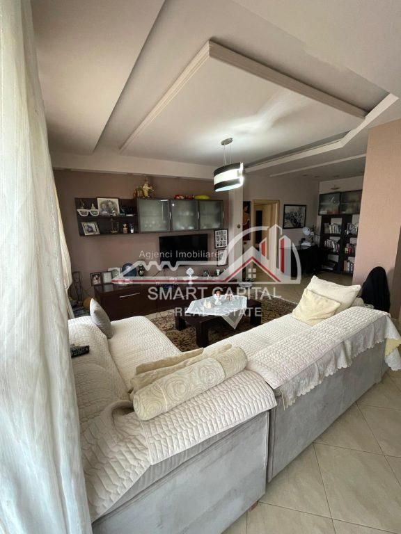 SHITET APARTAMENT 3 + 2 NË VLORE, PRANE SHKOLLES INDUSTRIALE