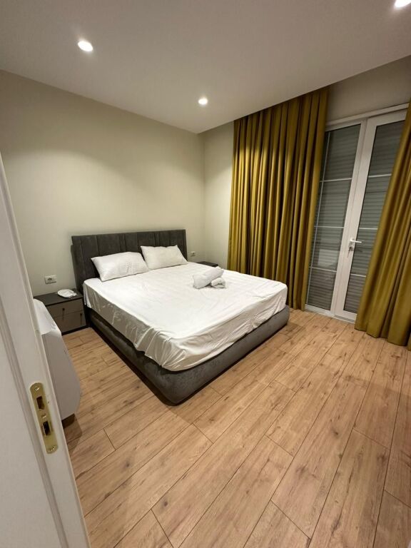 Jepet me qera super apartament 1+1 me Verande ne Kamez/500 euro