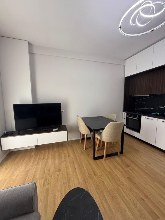Jepet me qera apartament 2+1 tek nisharaku