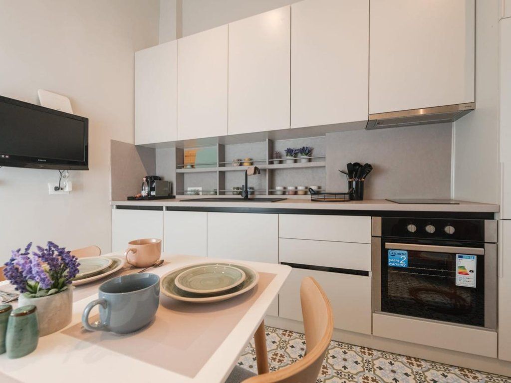 Shallvaret! Appartamento 2+1 in Affitto | Joni Peçi Store!