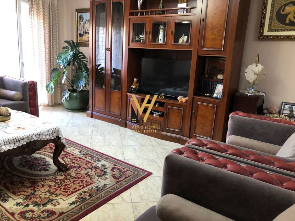 APPARTAMENTO 2+1+2 IN AFFITTO A SIRI KODRA 800 EURO