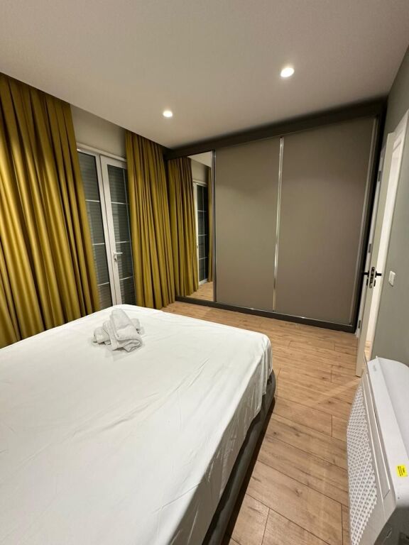 Jepet me qera super apartament 1+1 me Verande ne Kamez/500 euro