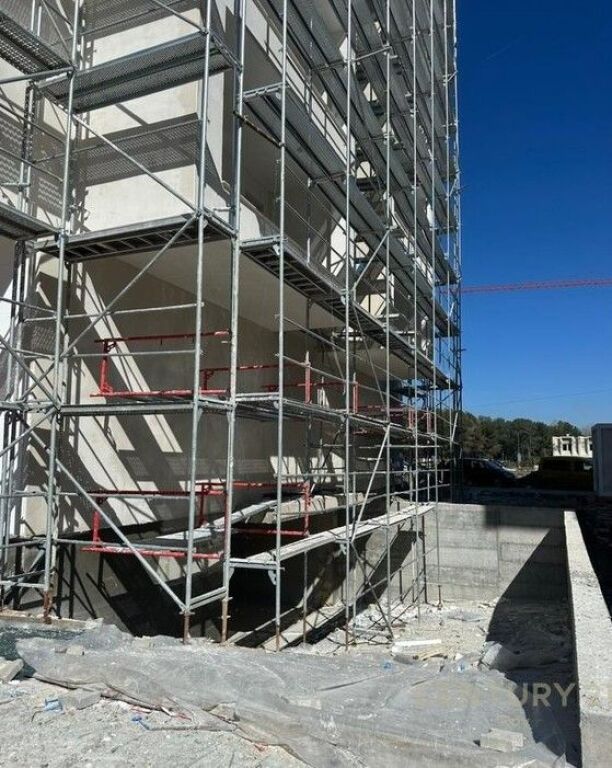 GARZONIERE PER SHITJE NE REZIDENCEN DION NE QERRET POZICIONUAR 200 METRA NGA DETI