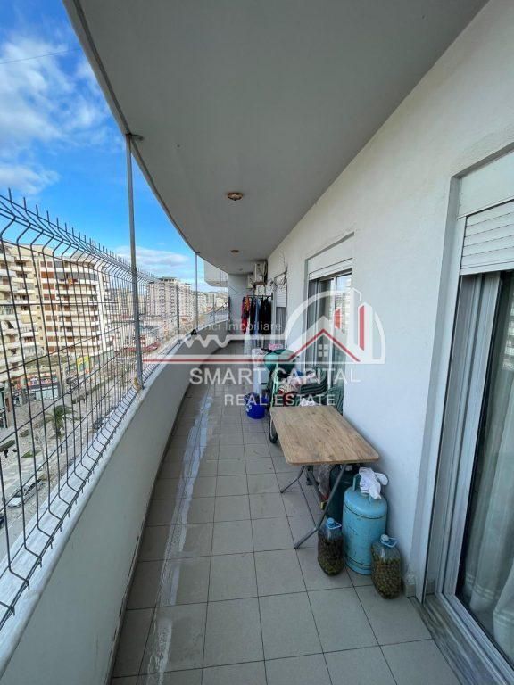 SHITET APARTAMENT 3 + 2 NË VLORE, PRANE SHKOLLES INDUSTRIALE