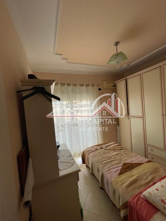 SHITET APARTAMENT 3 + 2 NË VLORE, PRANE SHKOLLES INDUSTRIALE