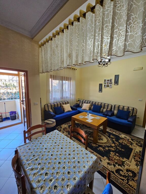 Fier, shitet apartament 2+1+Ballkon Kati 1, 91 m² lagja 8 Shkurti