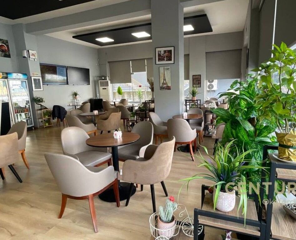 NJËSI TREGTARE PËR SHITJE PRANË KOPSHIT BOTANIK!