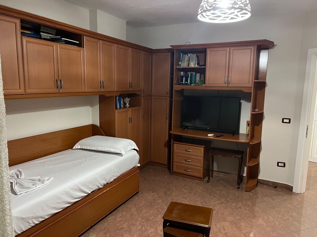 📍 Apartament 2+1+2 me Qira –Qender Tiranë