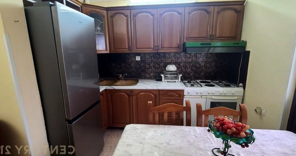 Jepet apartament 2+1 me qera ne Ali Dem