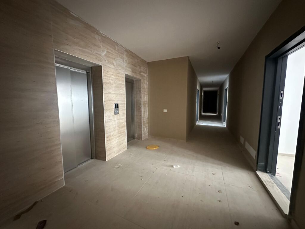 Shitet apartament 2+1 tek Liburna , Mali i Robit