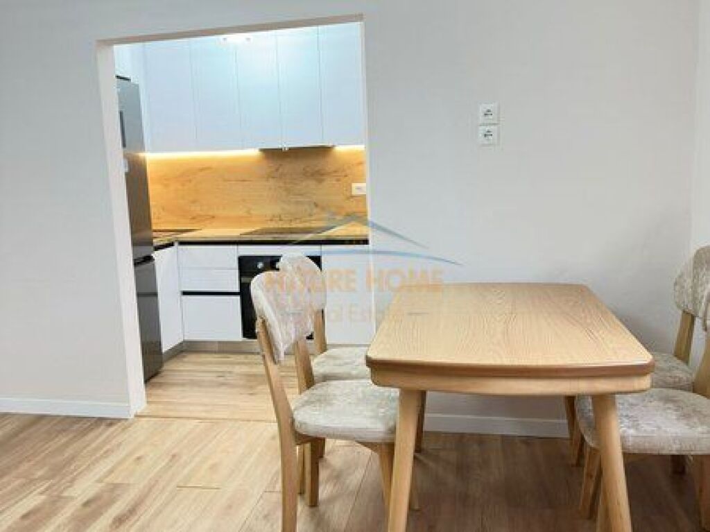 Shitet apartament 1+1, Shkolla Bajram Curri, Tirane