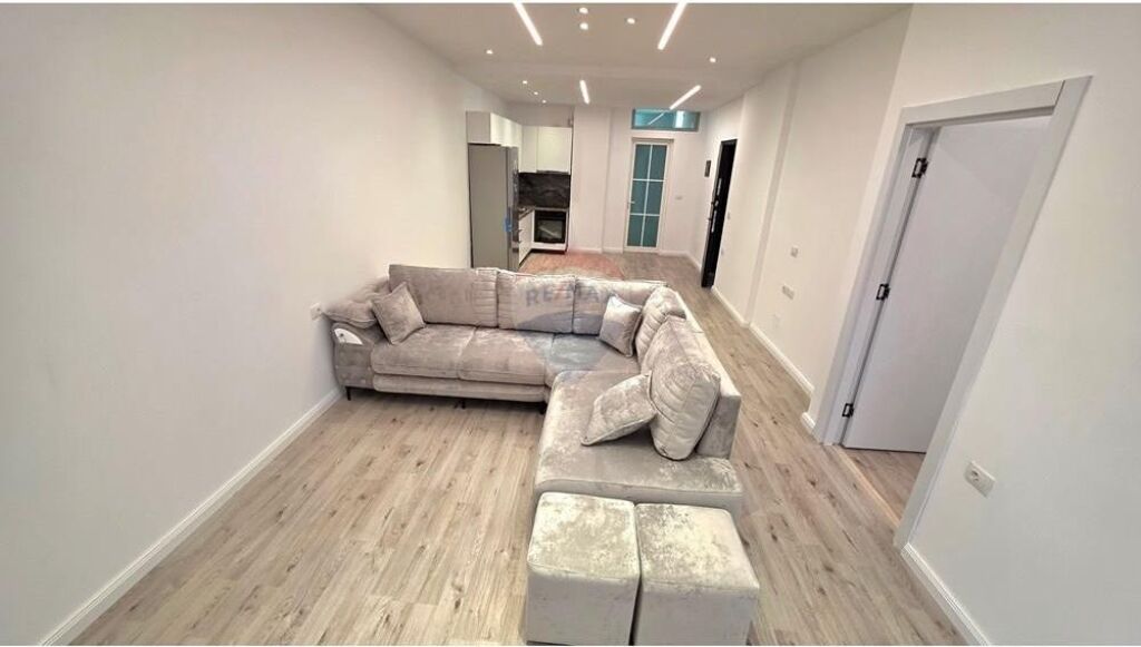 Apartament 1+1 ne shitje , rruga Dush Strati