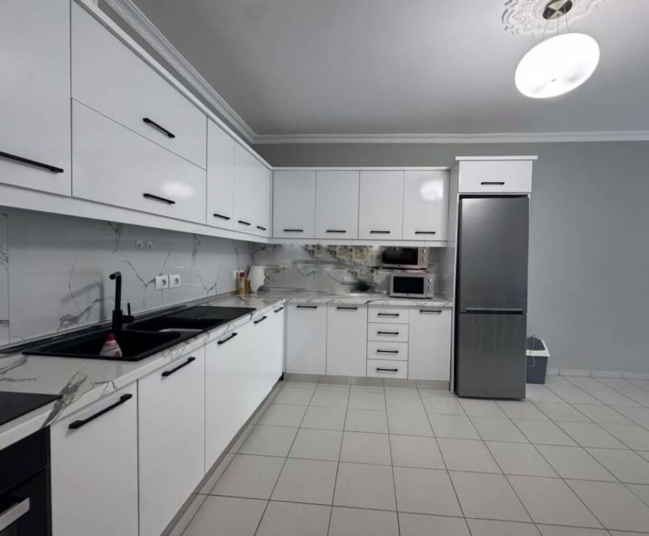 Apartament 2+1 me qera Astir 500 € /Muaj