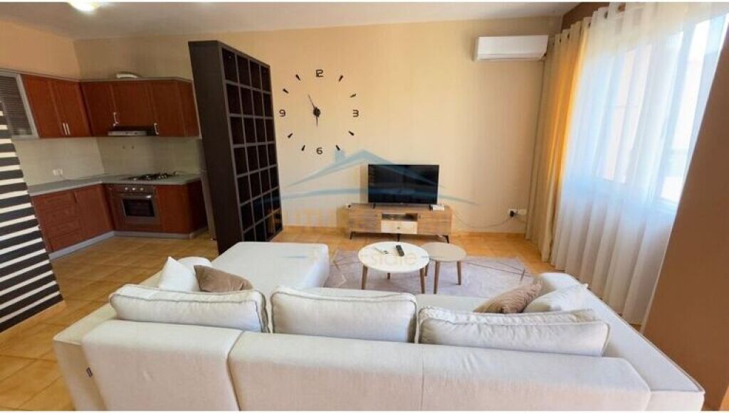 Affitto, Appartamento 1+1, Via delle Barricate, Tirana