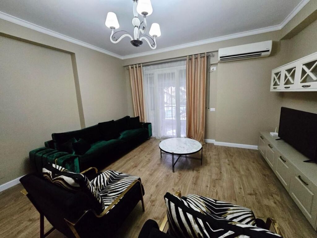 In affitto 3+2 arredato a Pavarotti lago 1400 eu + parcheggio