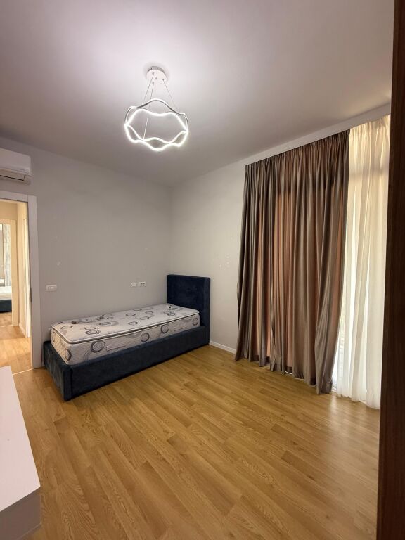Jepet me qera apartament 2+1 tek nisharaku