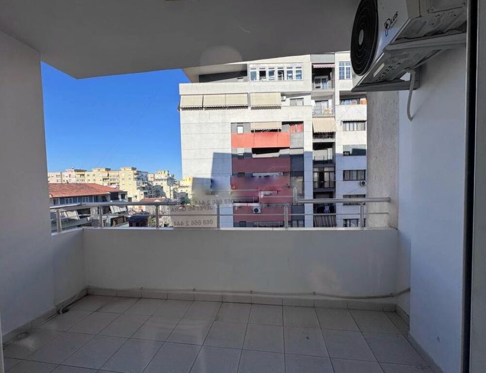 Apartament 2+1 me qera Astir 500 € /Muaj