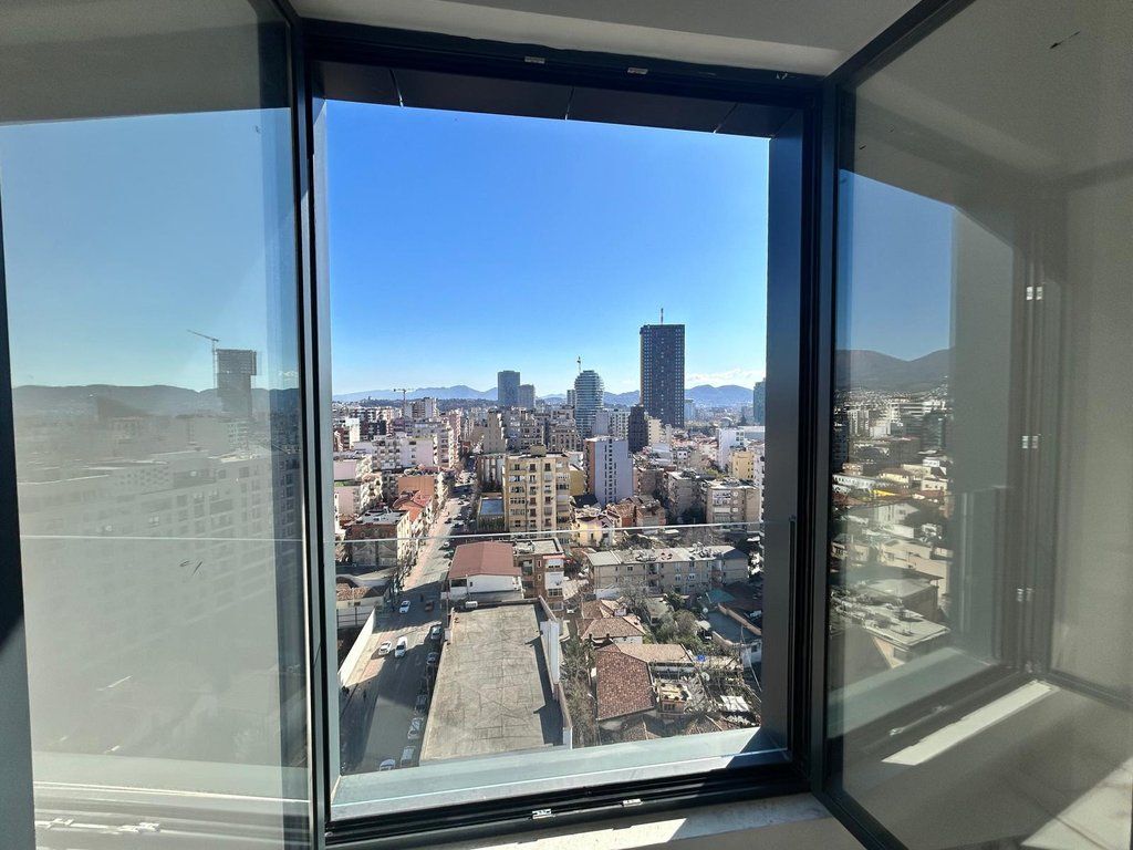 Apartament 2+1+2, Dy poste parkimi! Qira – Qendra e Tiranës!