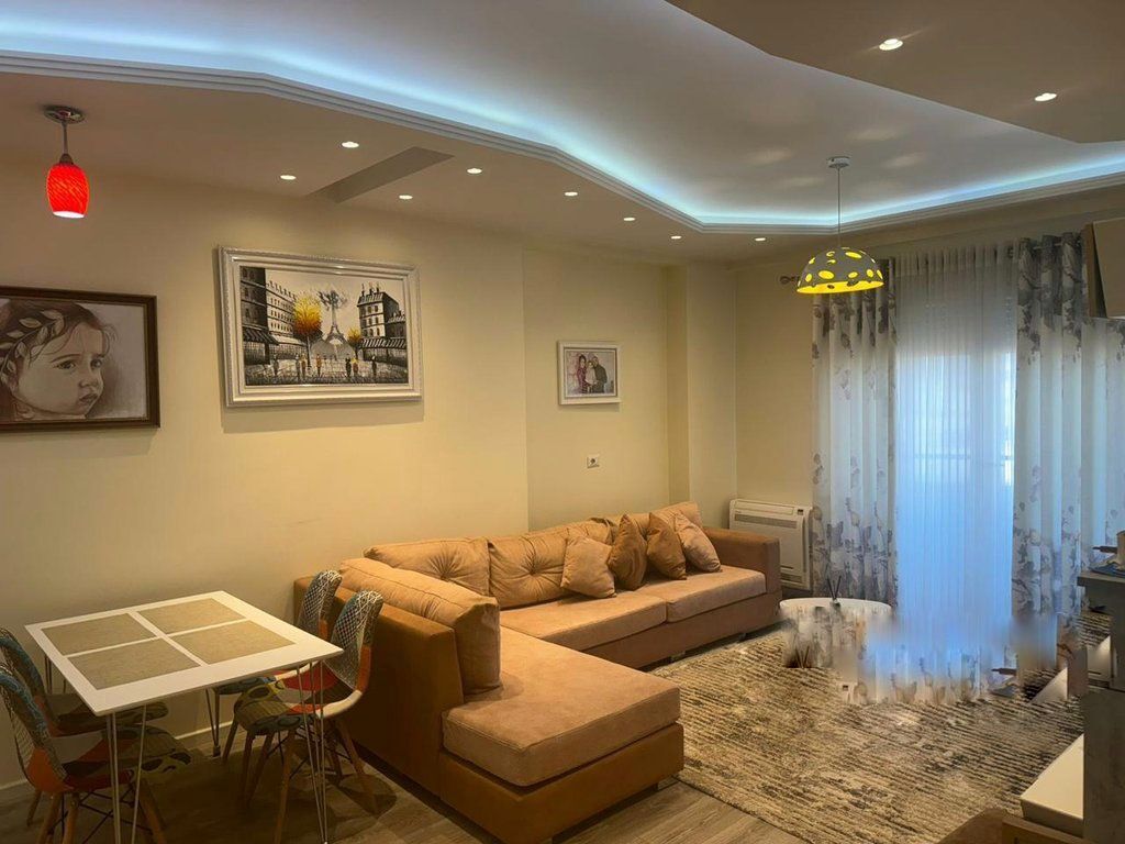 COMUNE DI PARIGI, VENDESI APPARTAMENTO 1+1 215.000 €