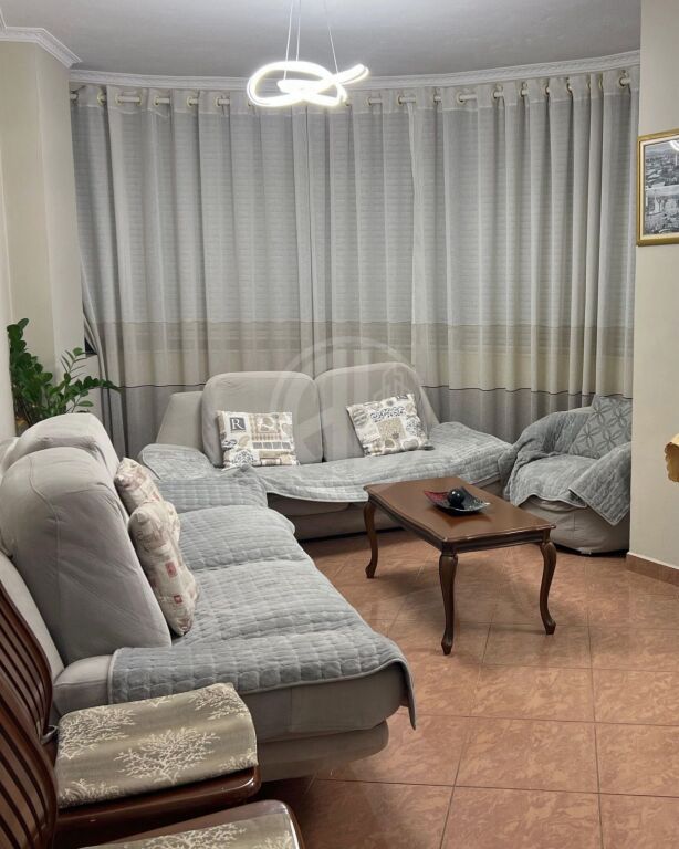 Apartament për qera