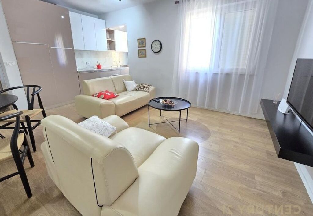 1+1 me qera tek shkollea e baletit