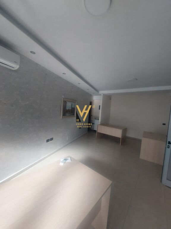 UFFICIO 40 M2 IN AFFITTO A PAZARI I RI 50.000 LEKE