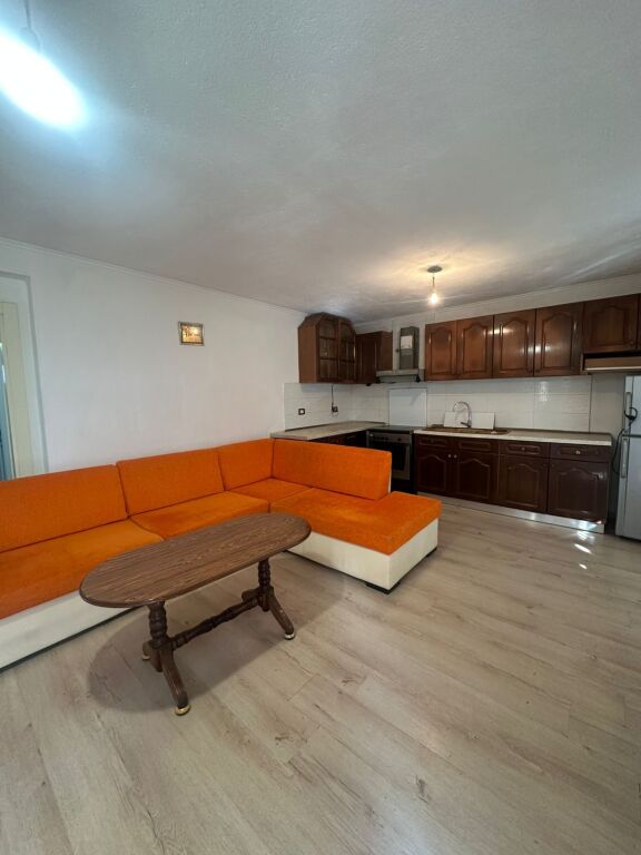 SHTEPI ME QERA 1+1 NE ASTIR