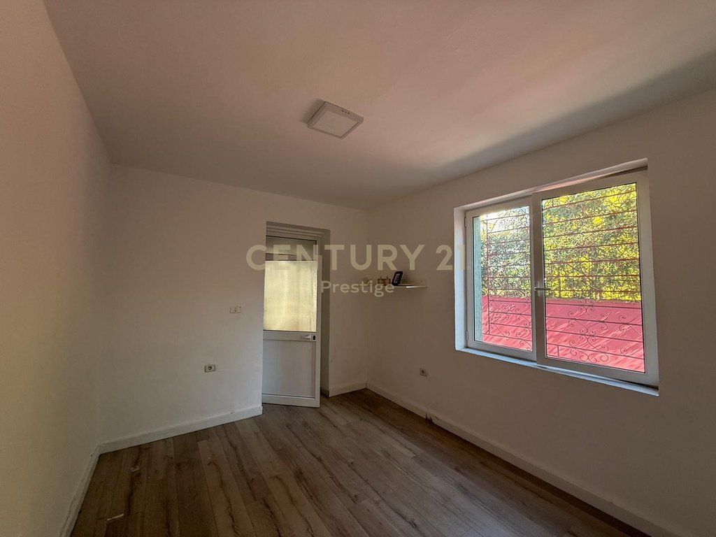 COMMERCIAL SPACE FOR RENT, NEAR THE AMERICAN EMBASSY, TIRANA! 470 € /Month