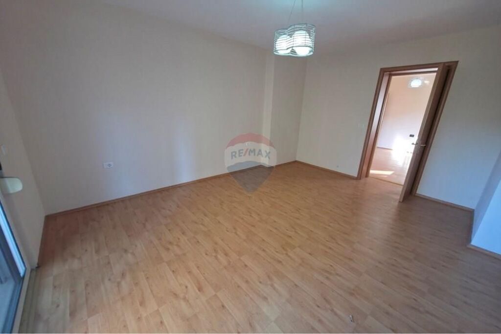 Shesim Apartament 2+1 me Hipoteke, Prane Medresese